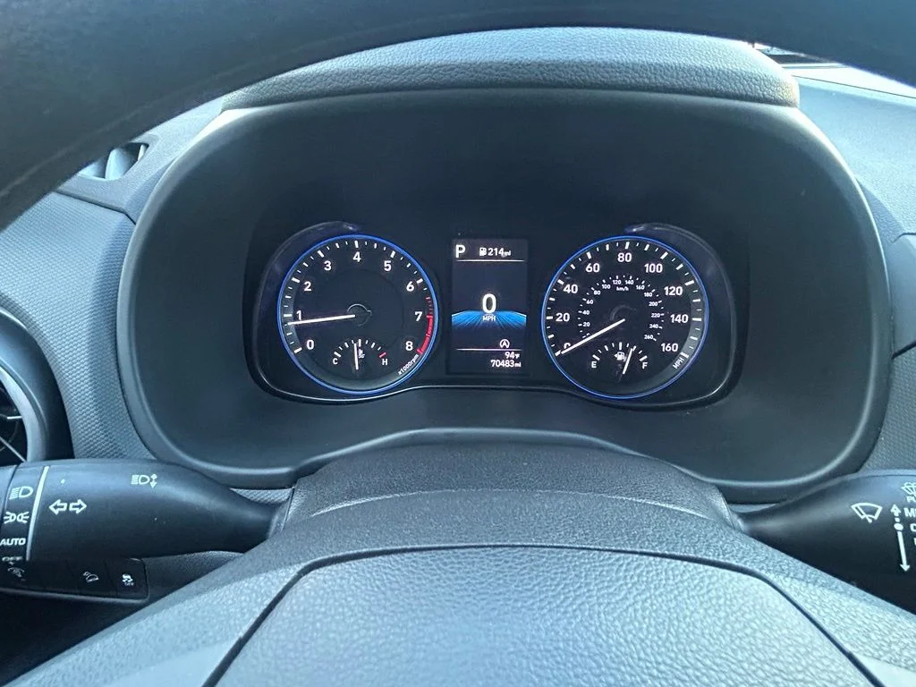 Used 2023 Black Hyundai SE image 11