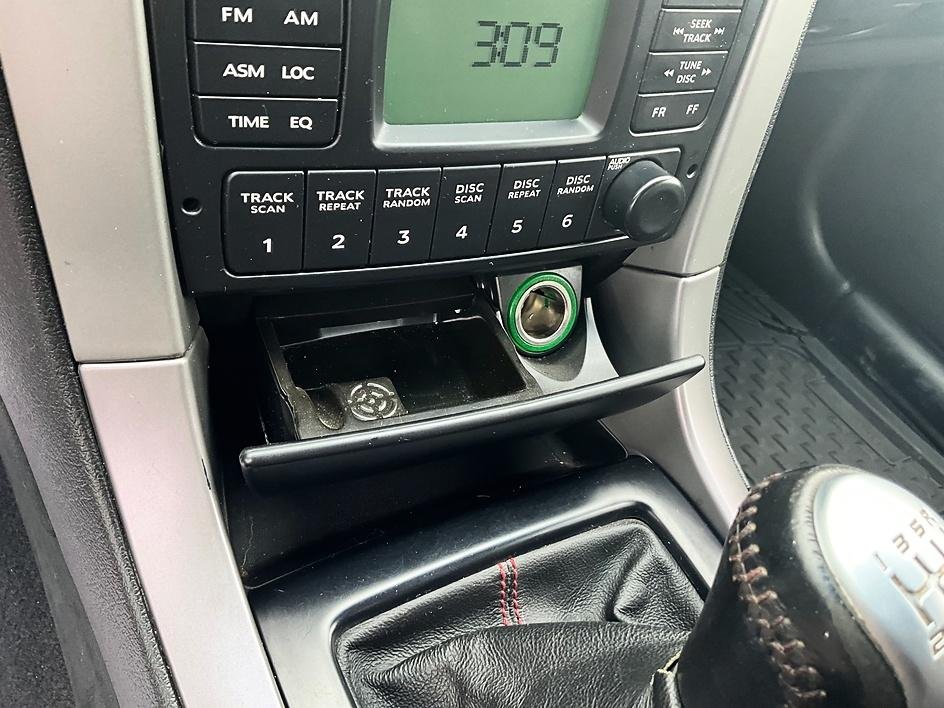 Used 2006 Gray Pontiac Base image 23