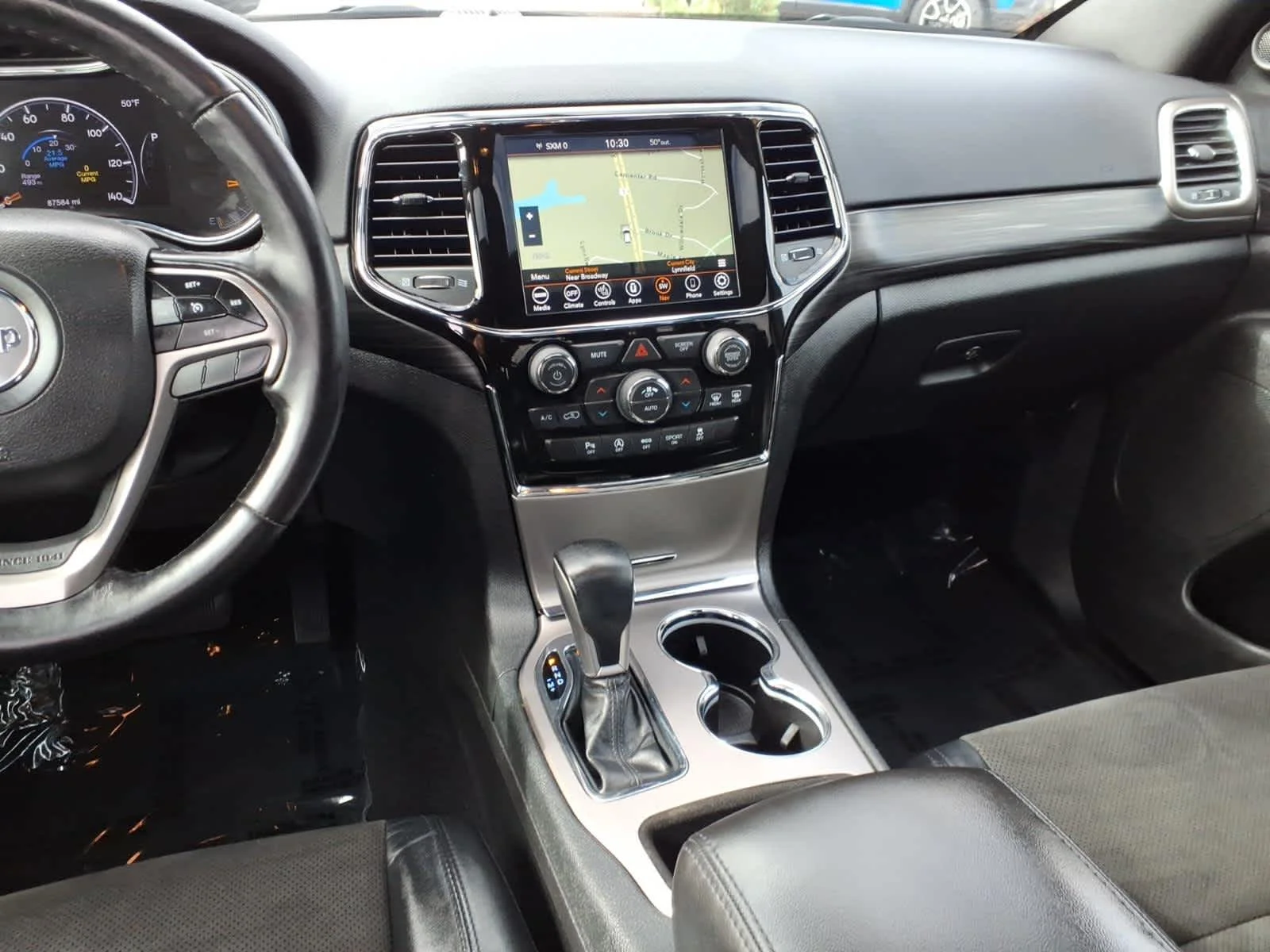 Certified Used 2021 Bright White Clearcoat Jeep Laredo X image 15