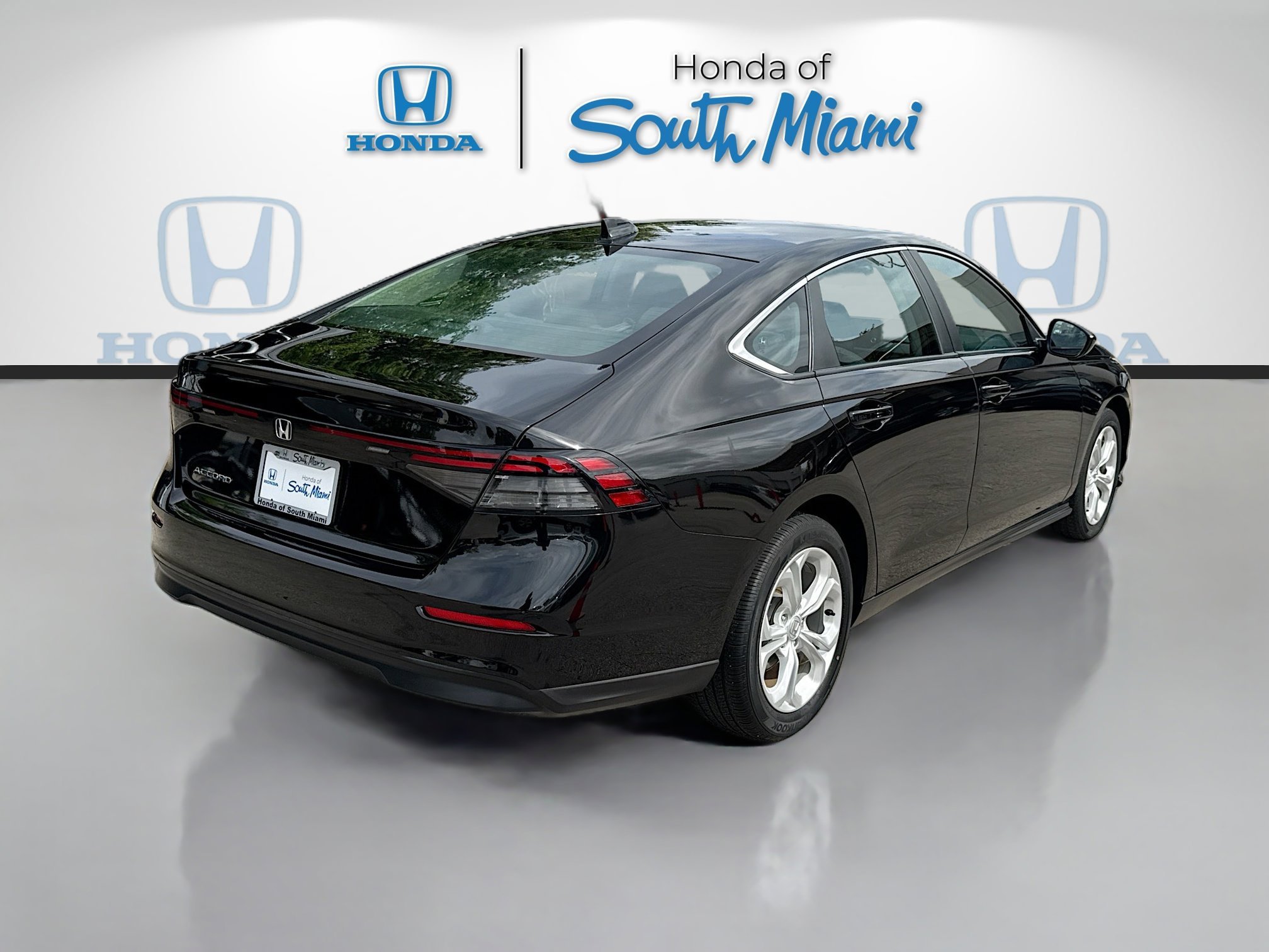 2023 Honda Accord LX - Photo 7
