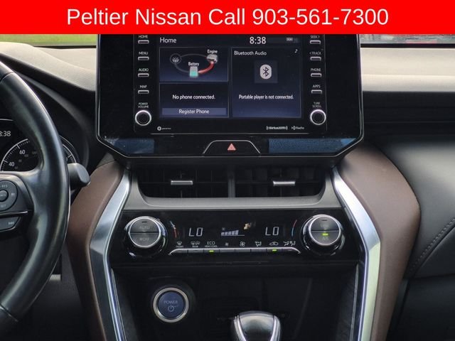 Used 2021 White Toyota XLE image 27