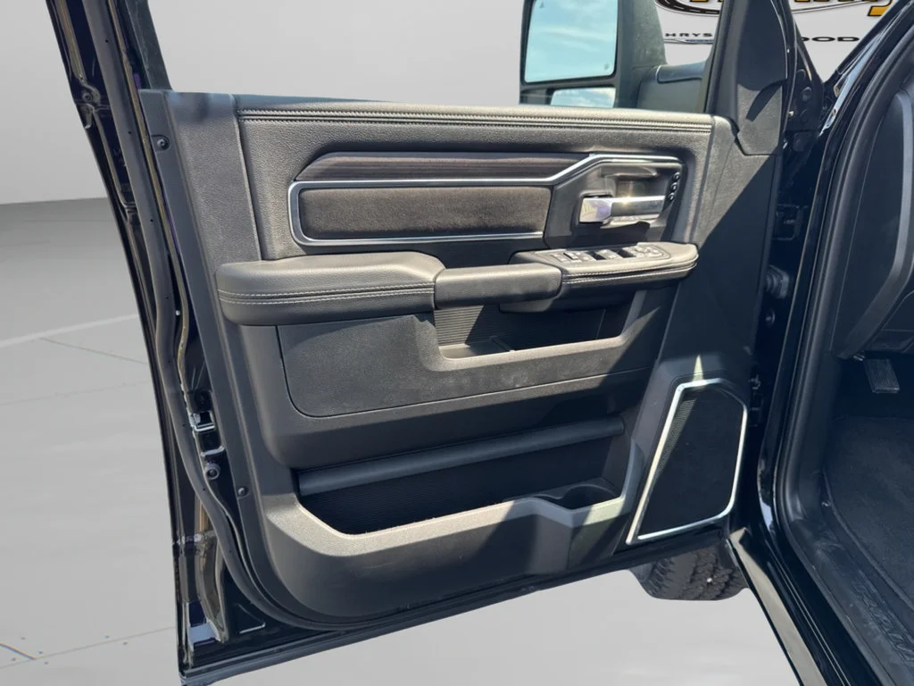 2026 RAM 2500 Laramie - Photo 24