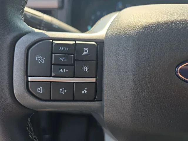Used 2025 Silver Ford XLT image 17