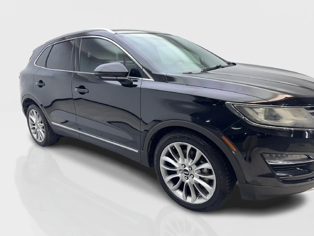 Used 2017 Black Lincoln Reserve image 14