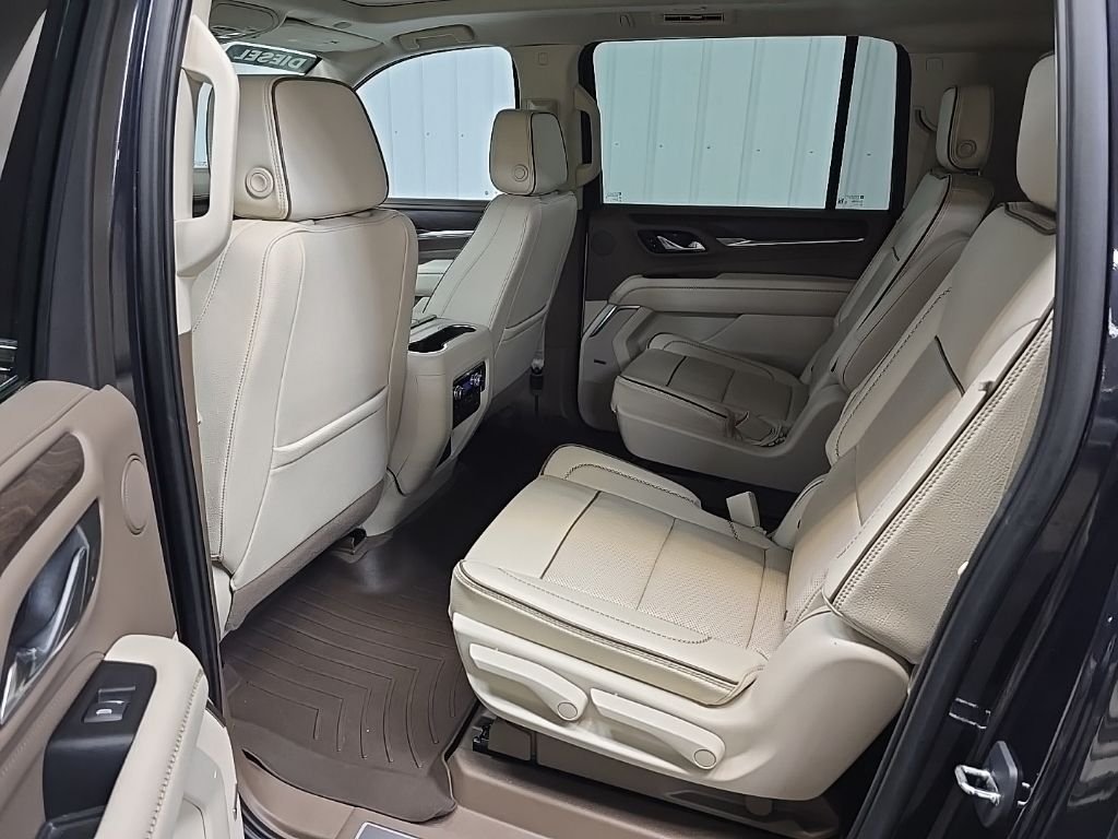 Used 2023 Titanium GMC Denali image 32
