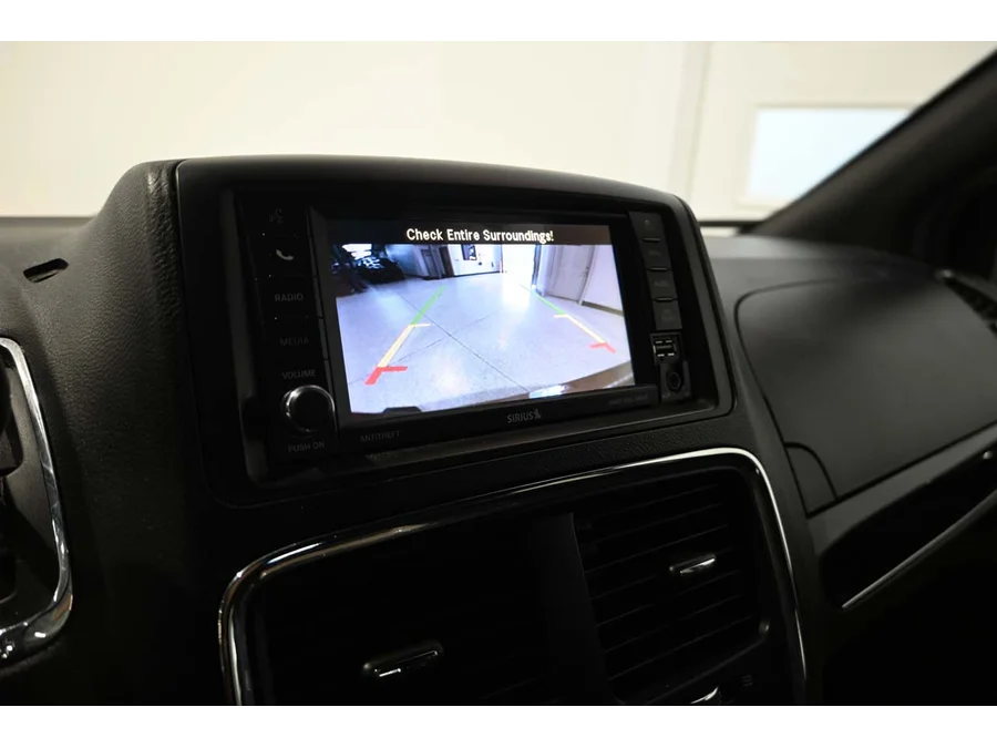 Used 2020 RED Dodge SXT Mobility Handicap Van image 34