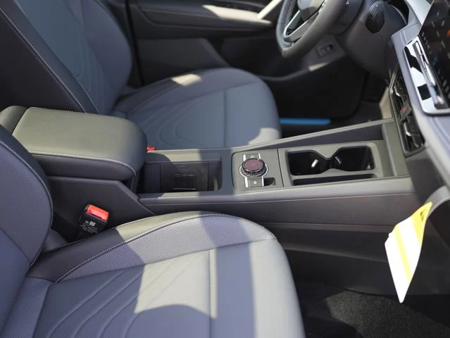 New 2026 Monterey Blue Pearl Volkswagen 2.0T SE image 17