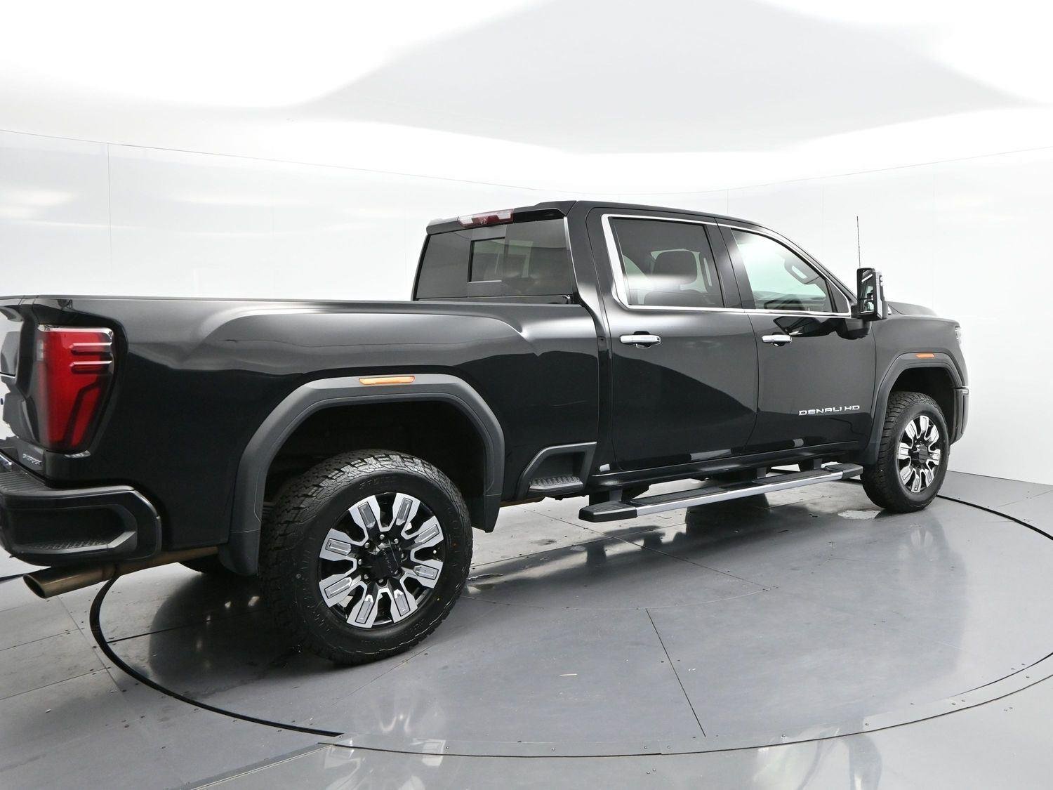 Used 2024 Onyx Black GMC Denali image 7