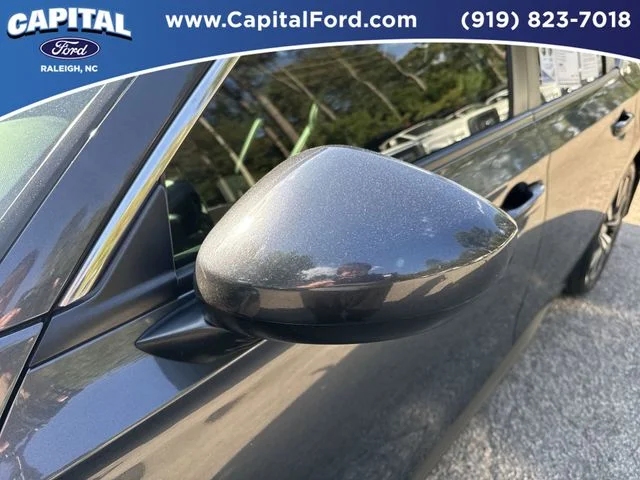 Used 2024  Honda EX-L image 12