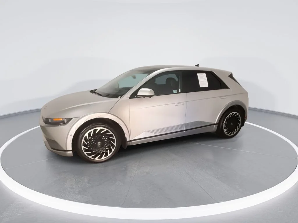 Used 2024 Gold Hyundai Limited image 6
