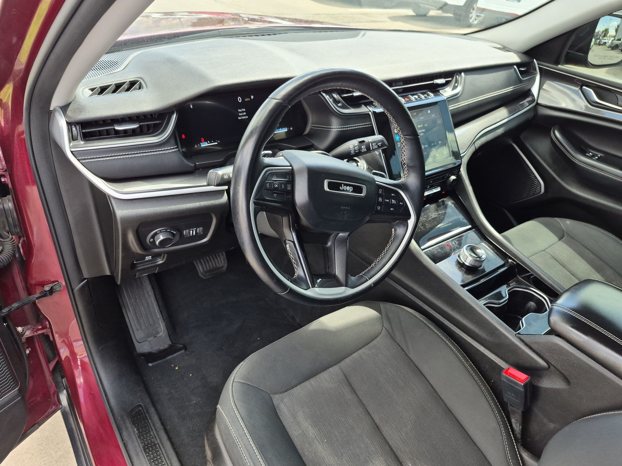 Used 2022 Velvet Red Pearlcoat Jeep Laredo image 13