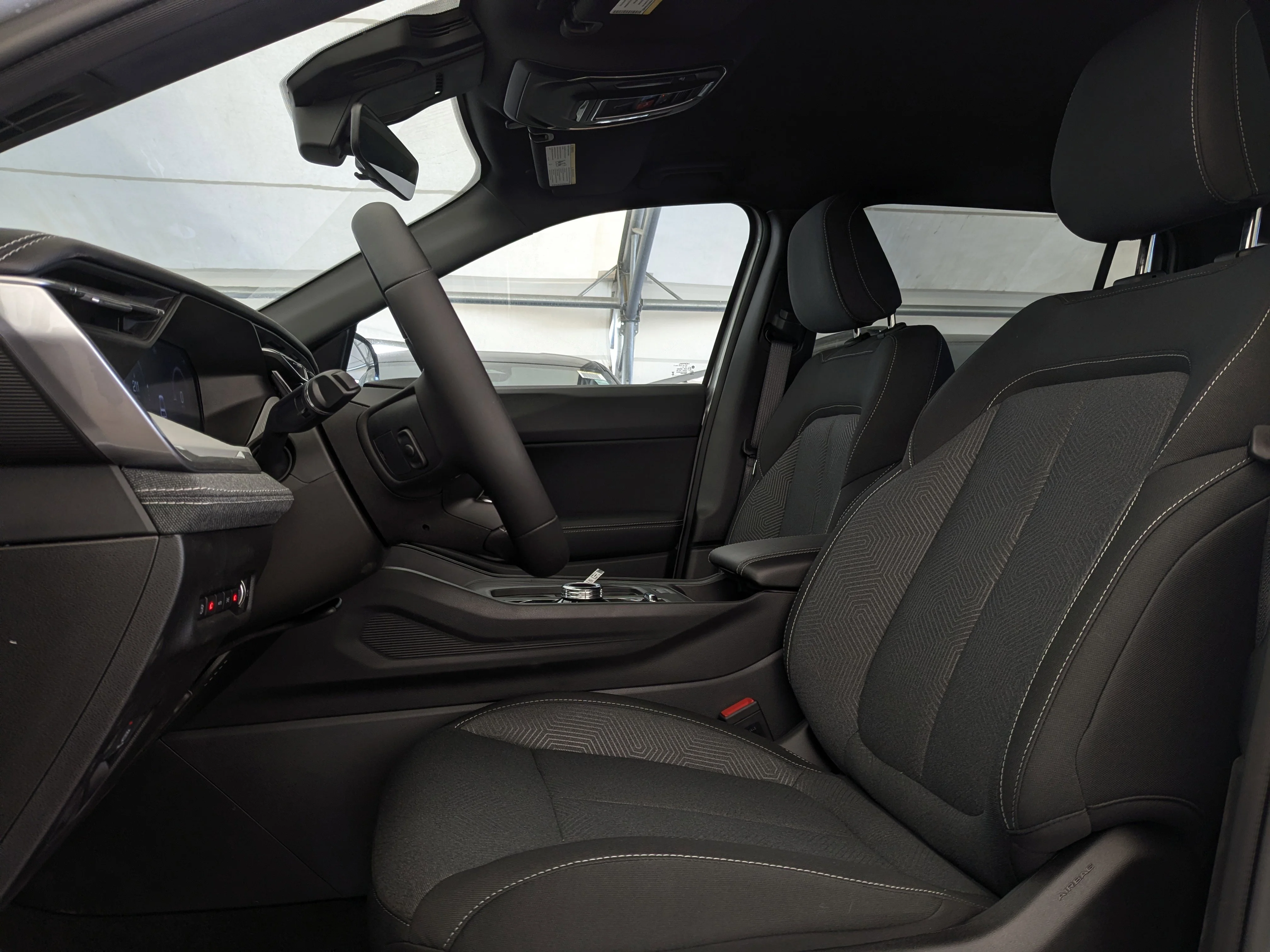 New 2026 Silver Jeep Laredo - 1.6L Turbo Hybrid - 12.3 Uconnect 5 Display - Selec-Terrain System - Active Driving Assist image 15