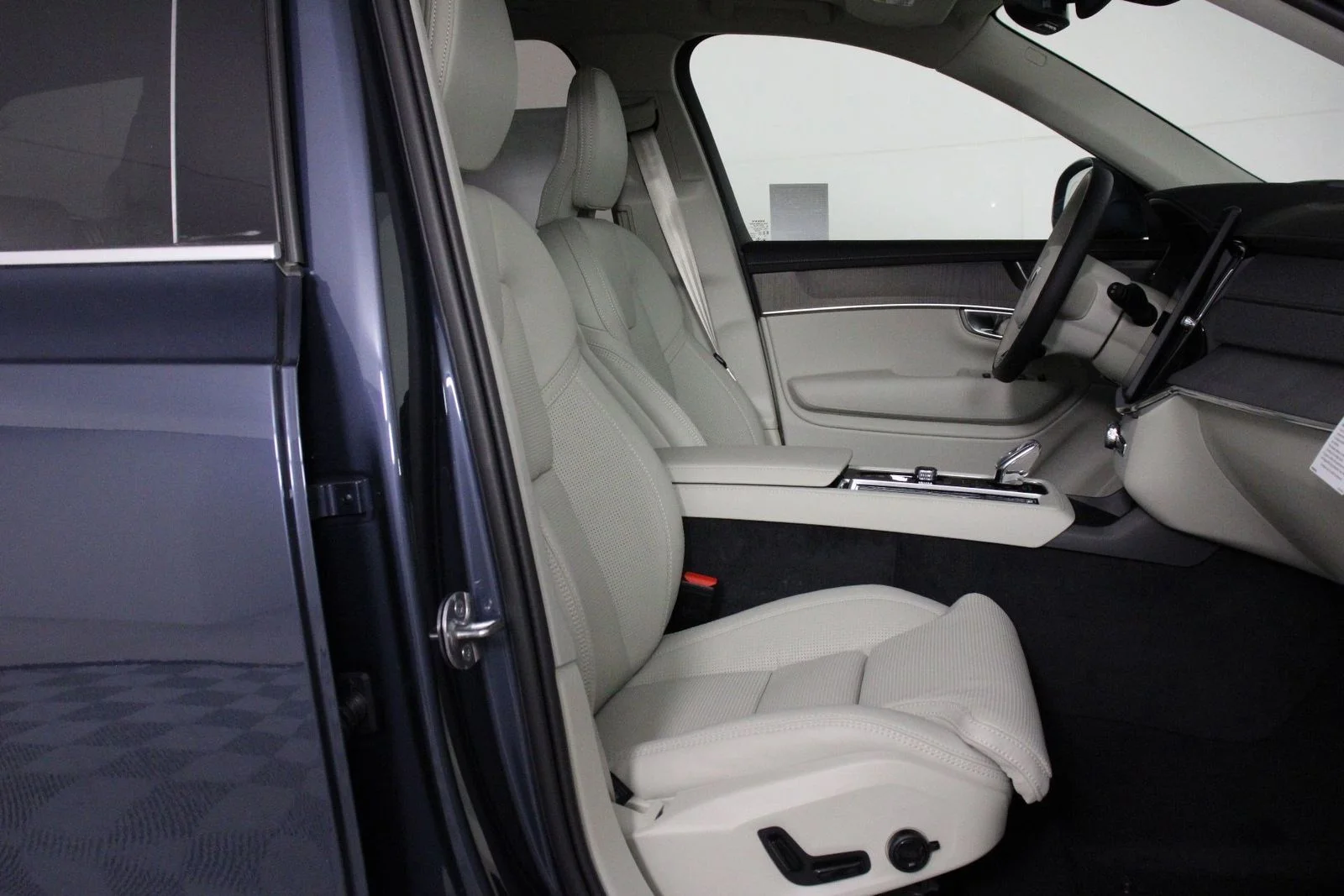 2026 Volvo XC90 Ultra - Photo 10