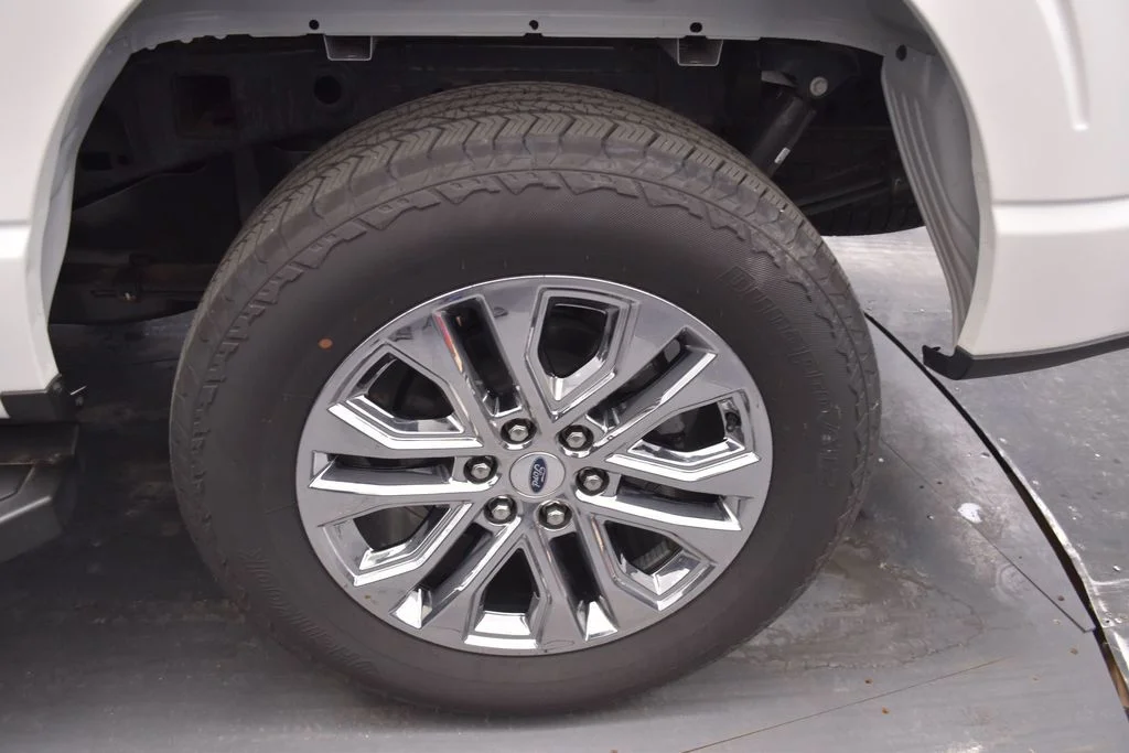 New 2025 White Ford Lariat image 22
