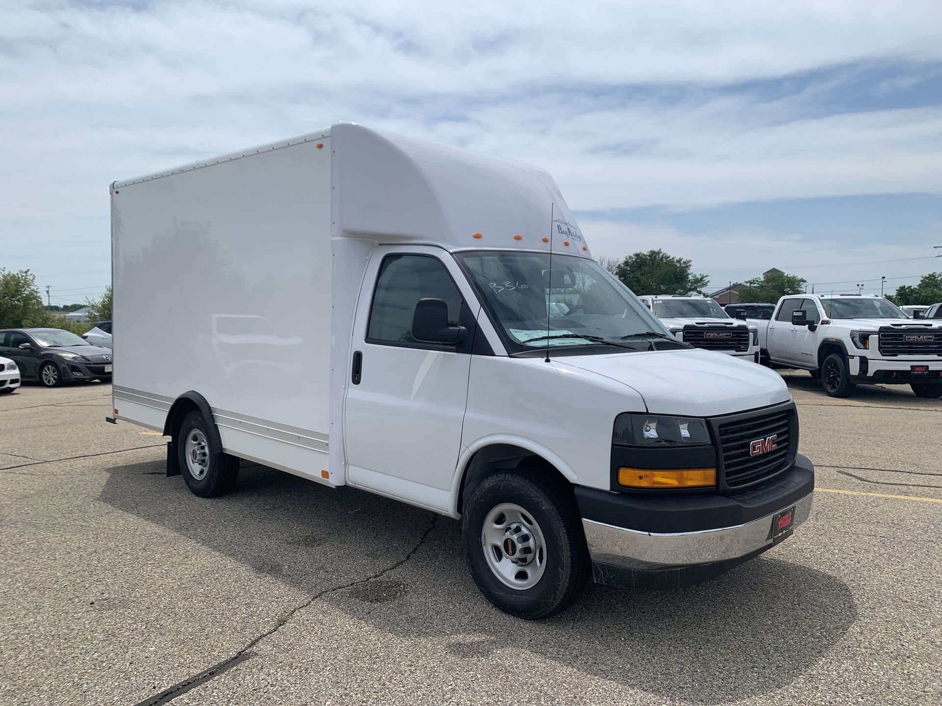 New 2025 Summit White GMC 1WT image 49