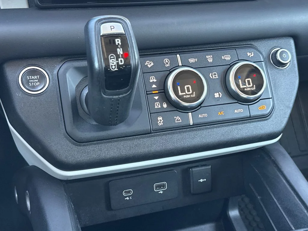 Used 2020  Land Rover HSE image 23