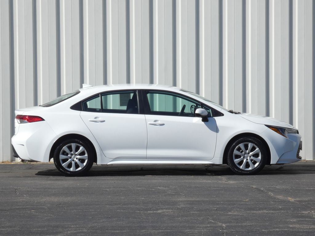 Used 2025 Toyota Corolla LE with VIN 5YFB4MDEXSP250493 for sale in Kansas City