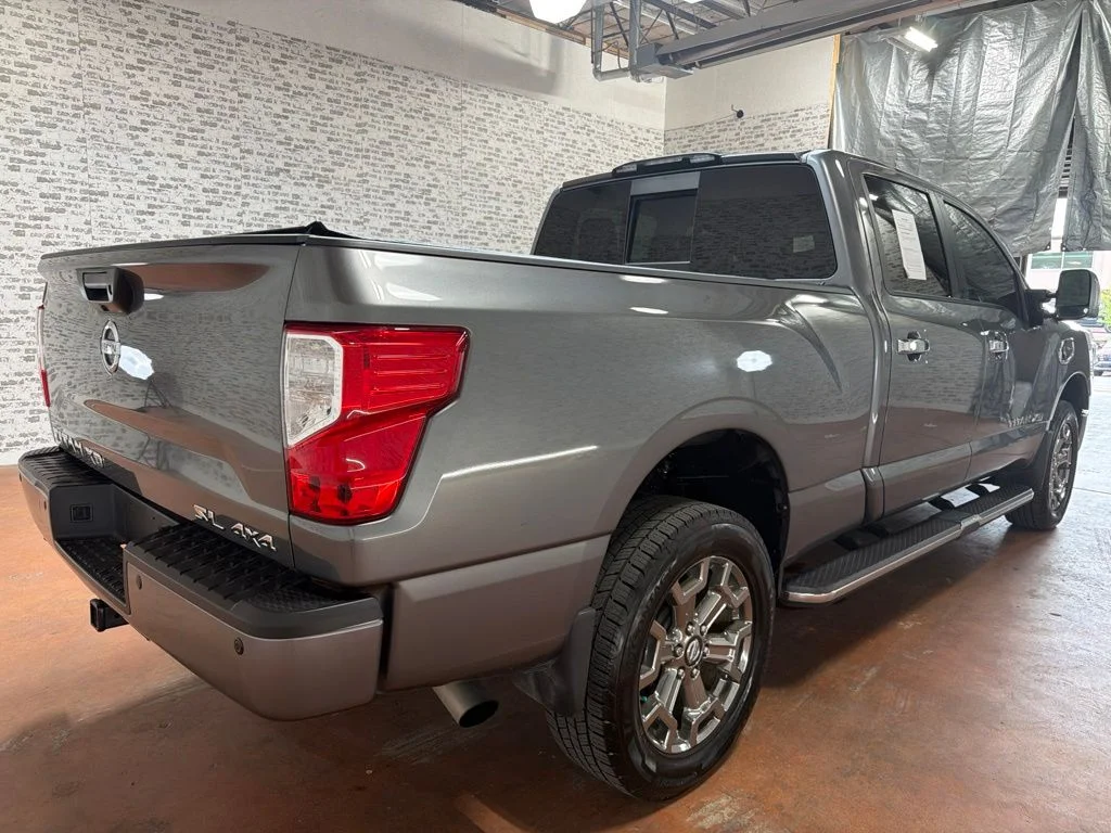 Used 2019 Gun Metallic Nissan SL image 7