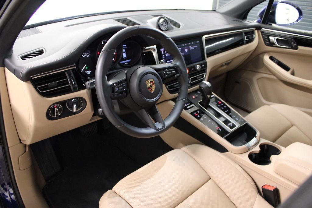 Used 2026 Blue Porsche  image 4