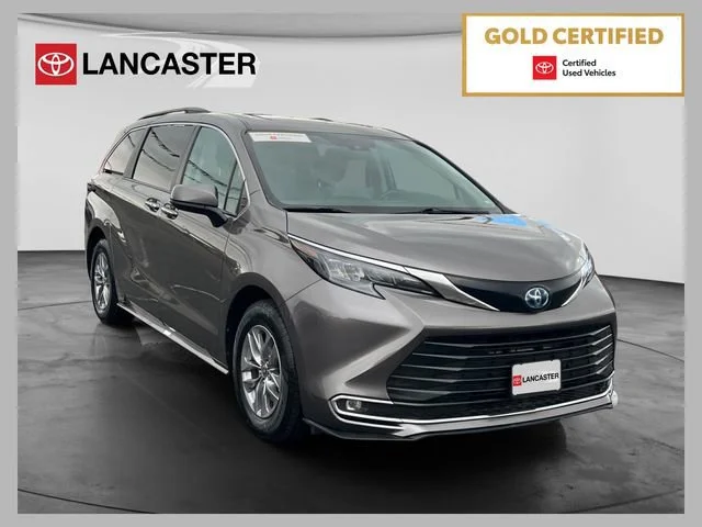 2024 Toyota Sienna XLE 7-Passenger Hybrid FWD's photo