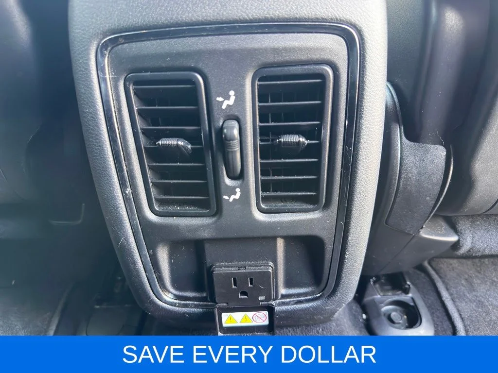 Used 2019 White Jeep Altitude image 21