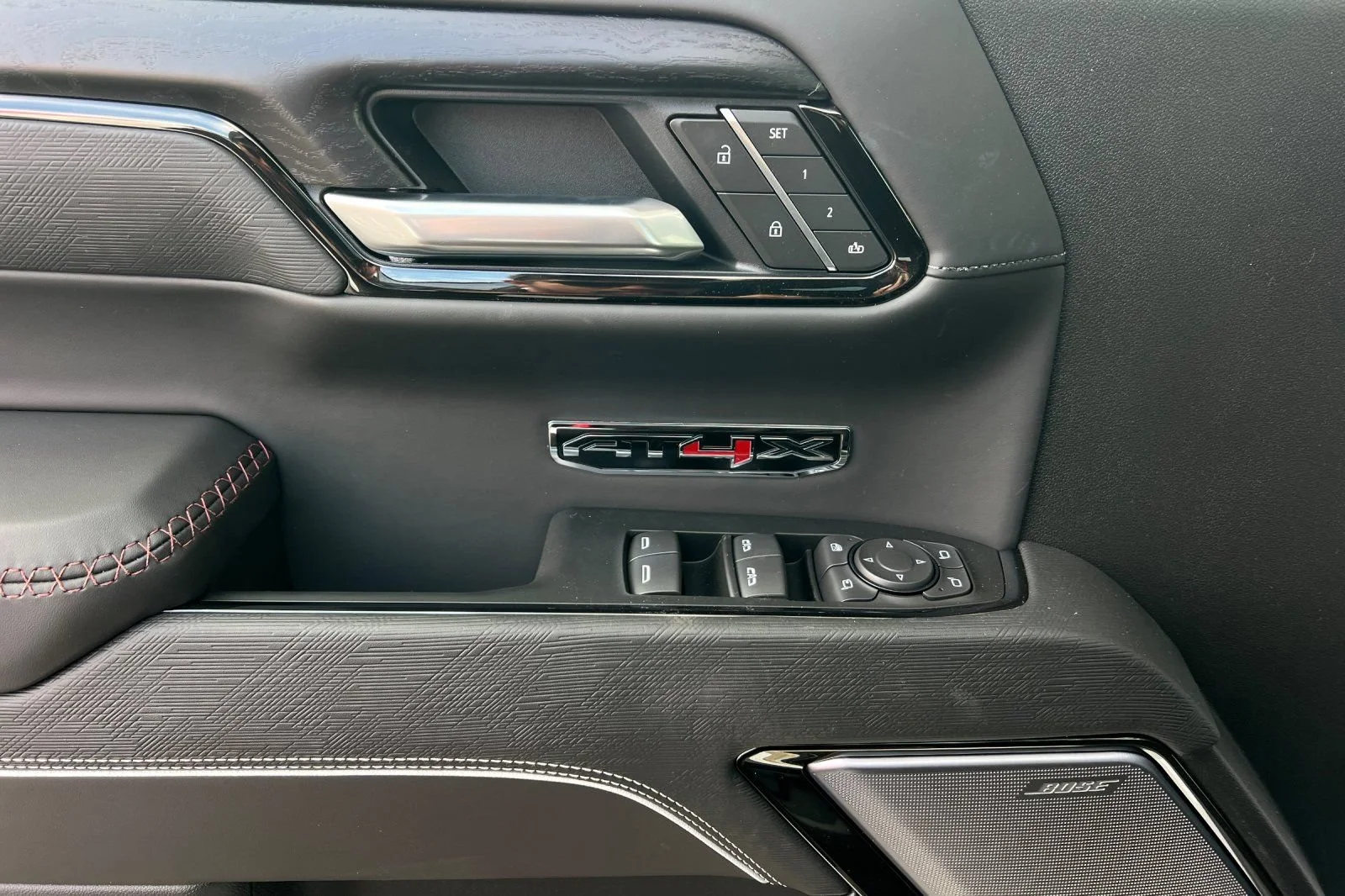 2026 GMC Sierra 1500 AT4X - Photo 9