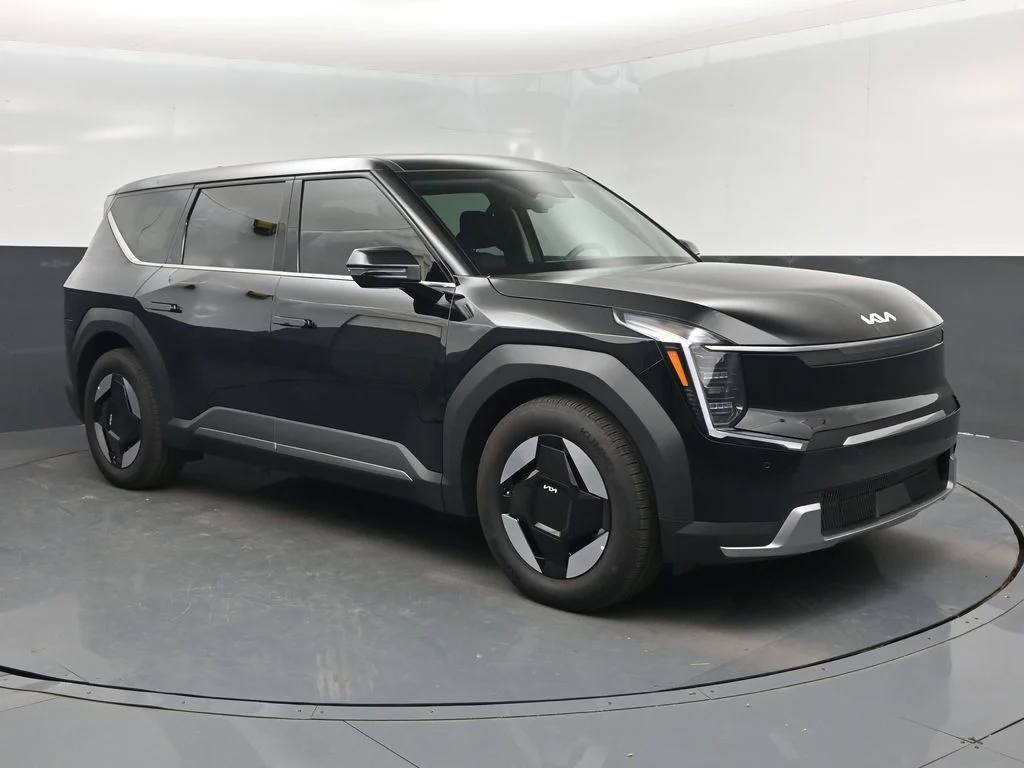 2026 Kia EV9 Light L/R's photo