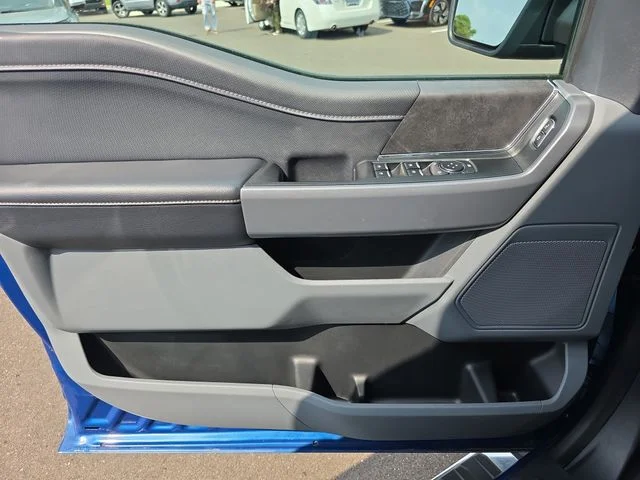Used 2025 Blue Ford XLT image 17