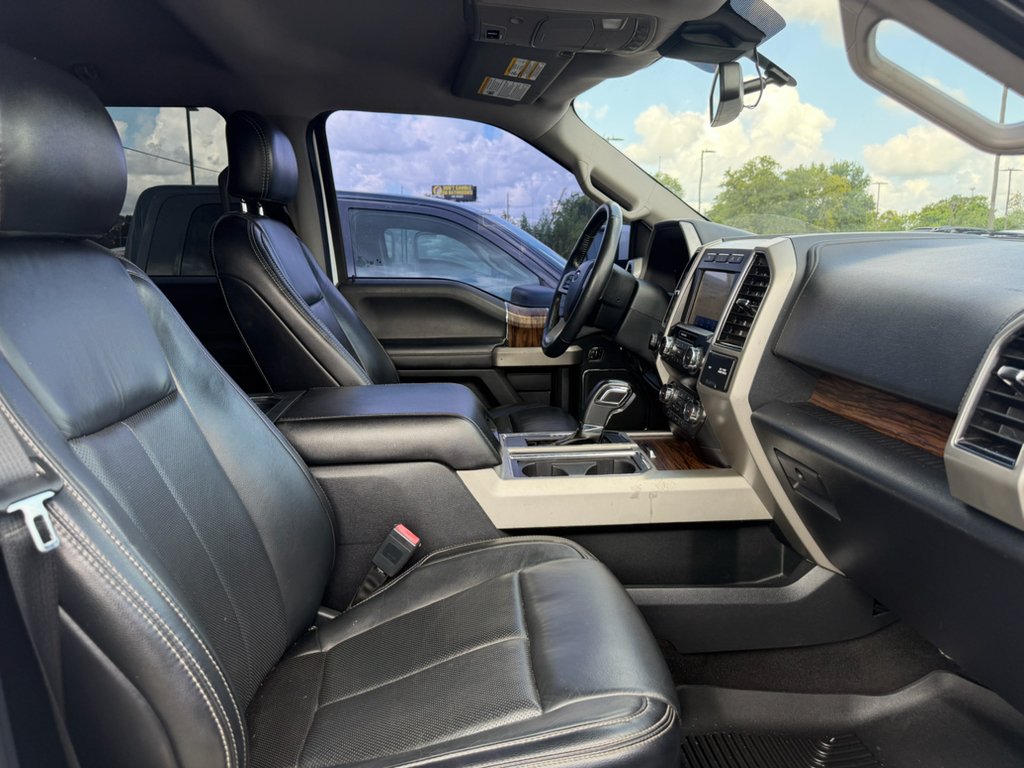 Used 2018 White Platinum Metallic Tri-Coat Ford LARIAT image 11