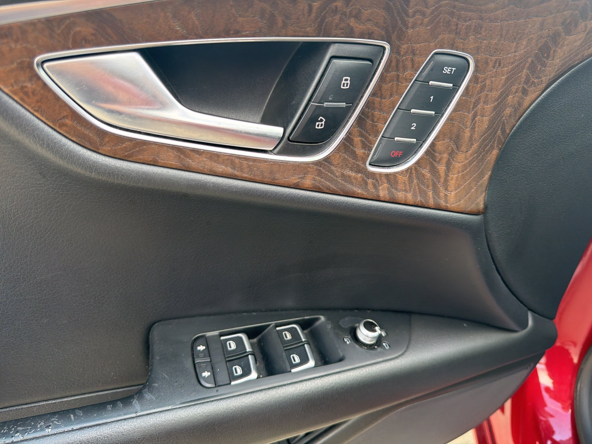Used 2013 Garnet Red Pearl Effect Audi 3.0 Premium Plus image 13
