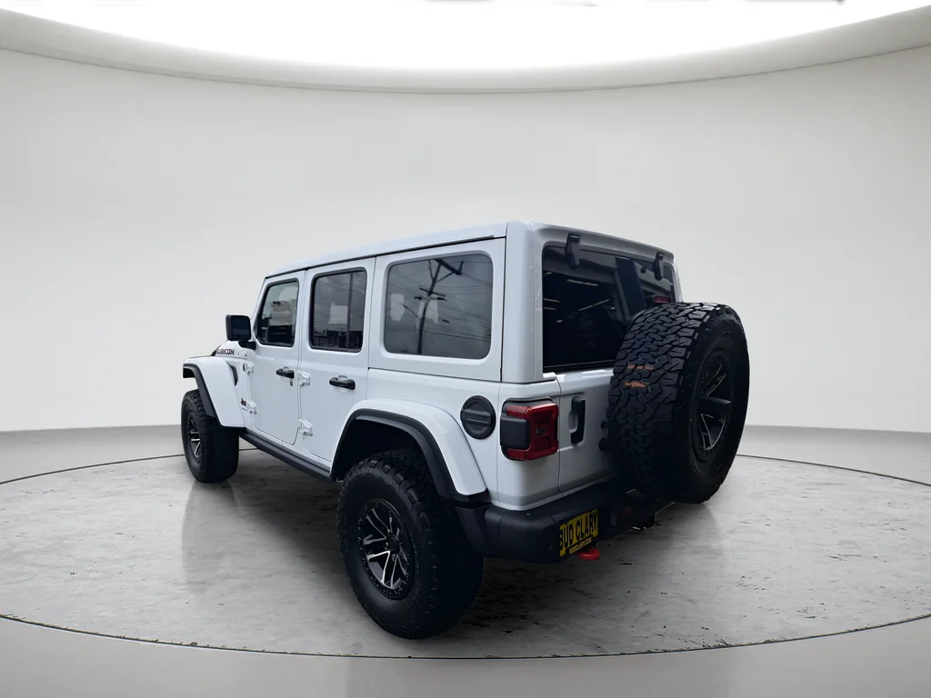 New 2026 Bright White Clear-Coat Exterior Paint Jeep Rubicon X image 3