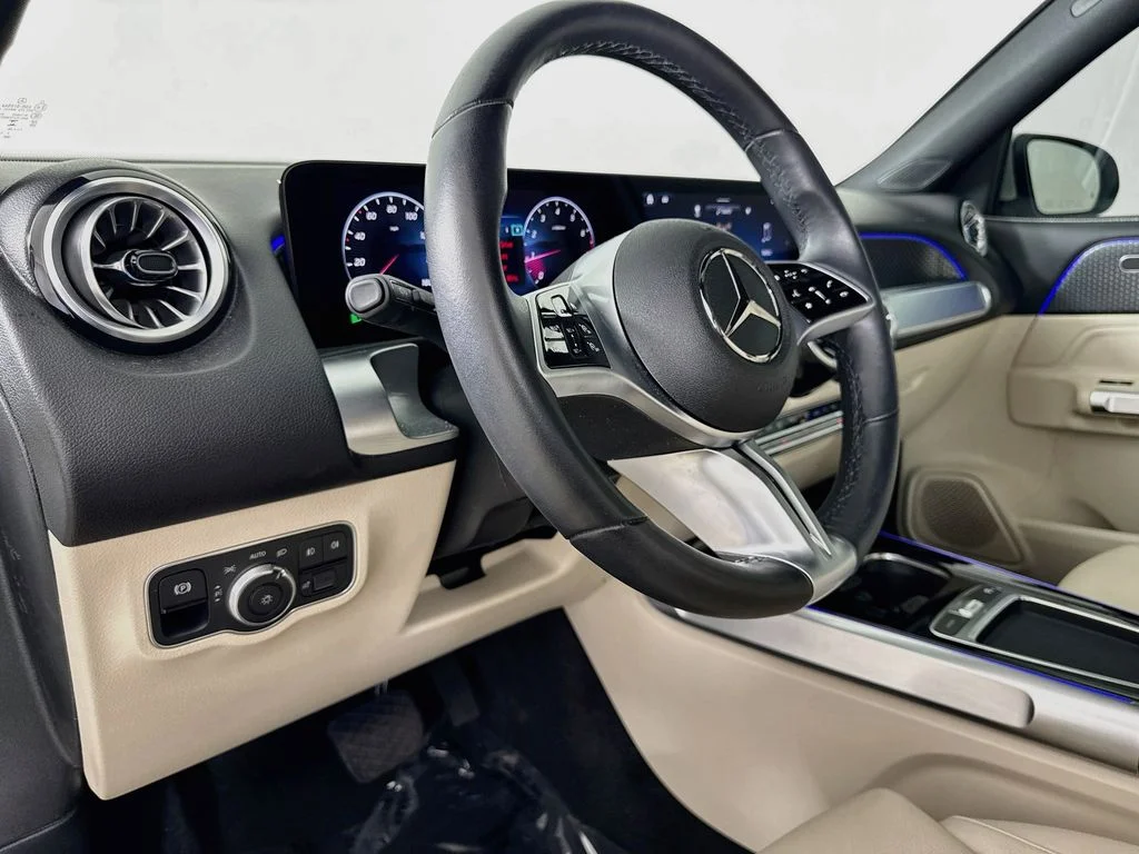 Used 2024 White Mercedes-Benz GLB 250 image 9