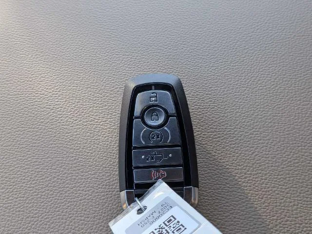 New 2027 Marsh Gray Metallic Ford F-250® Lariat® image 58