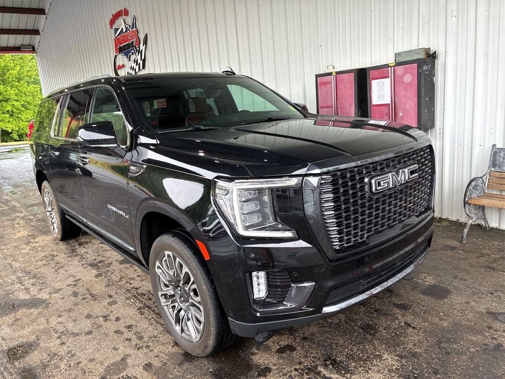 2023 GMC Yukon Denali Ultimate AWD's photo