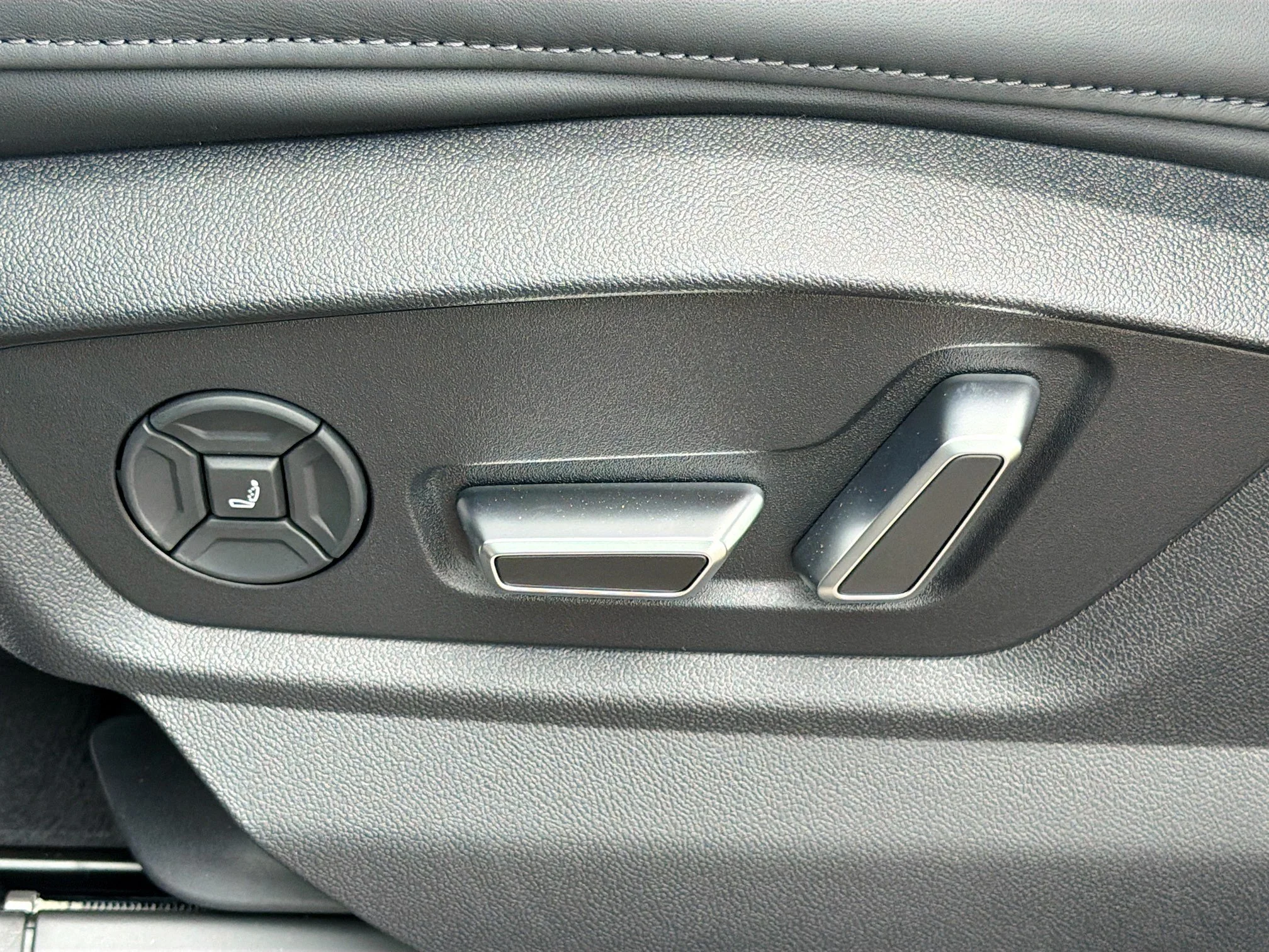 New 2026 Daytona Gray Pearl Effect Audi Prestige image 24