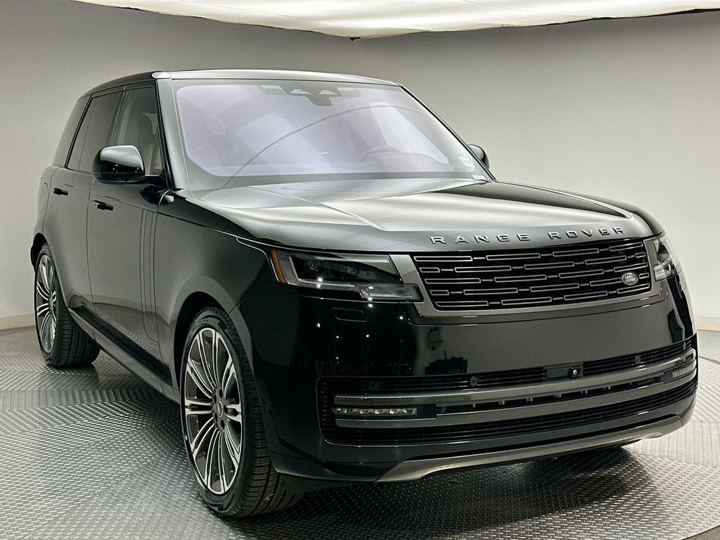 Used 2023 Santorini Black Metallic Land Rover SE image 15