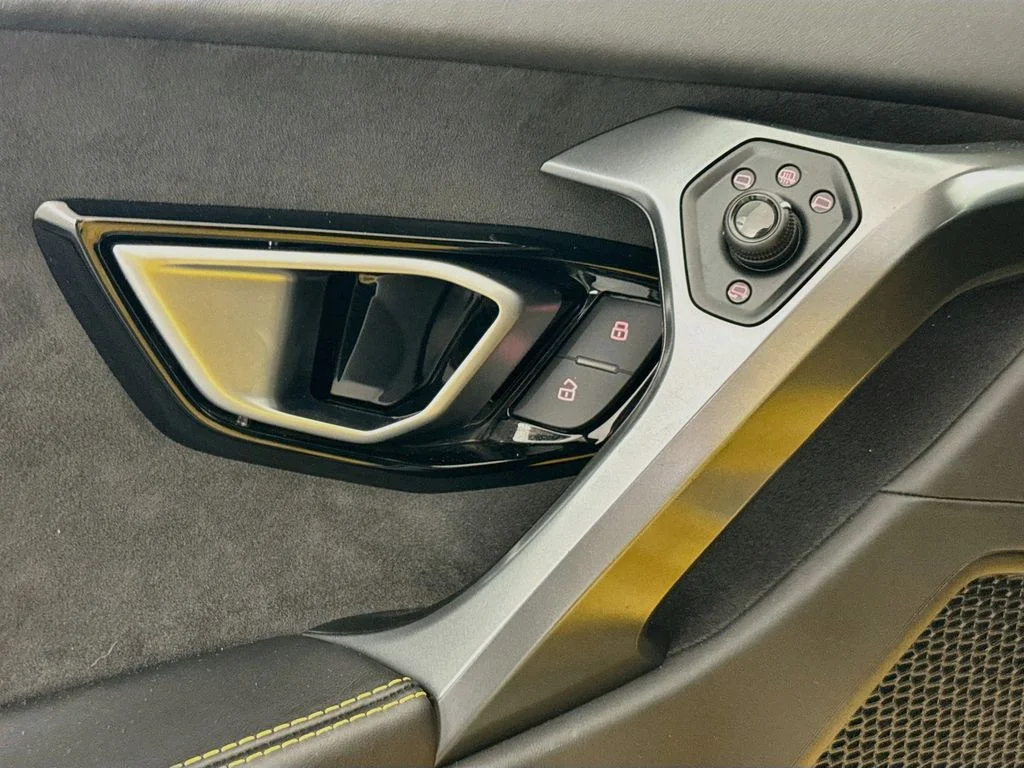 Used 2017 Yellow Lamborghini LP580-2 image 18