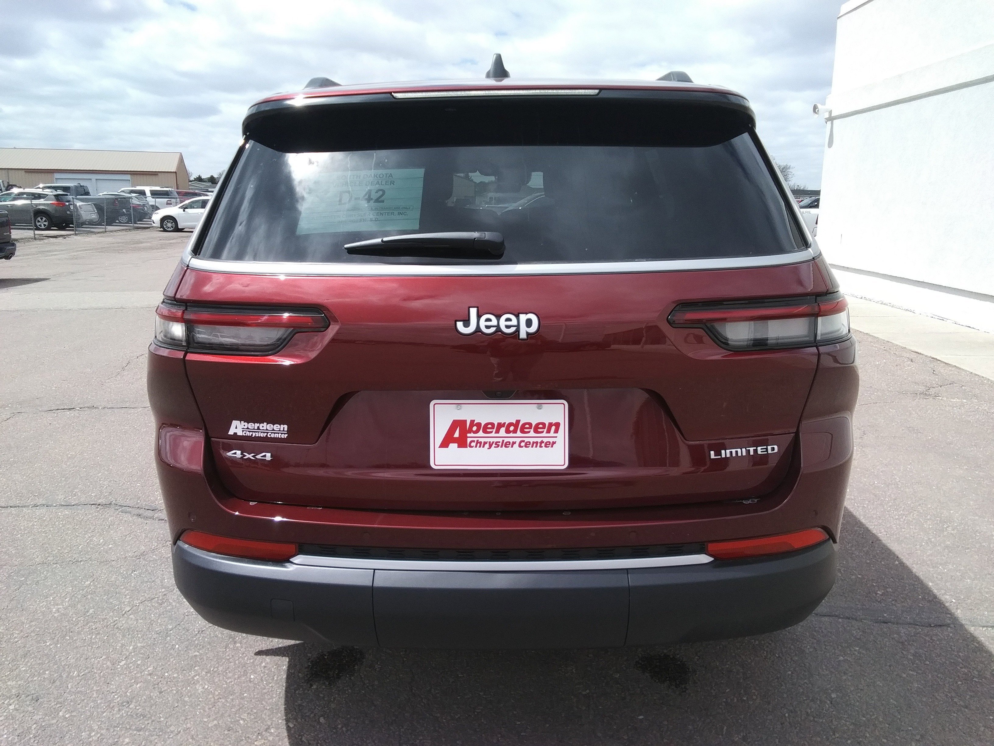 New 2026 Velvet Red Pearl-Coat Exterior Paint Jeep Limited image 6