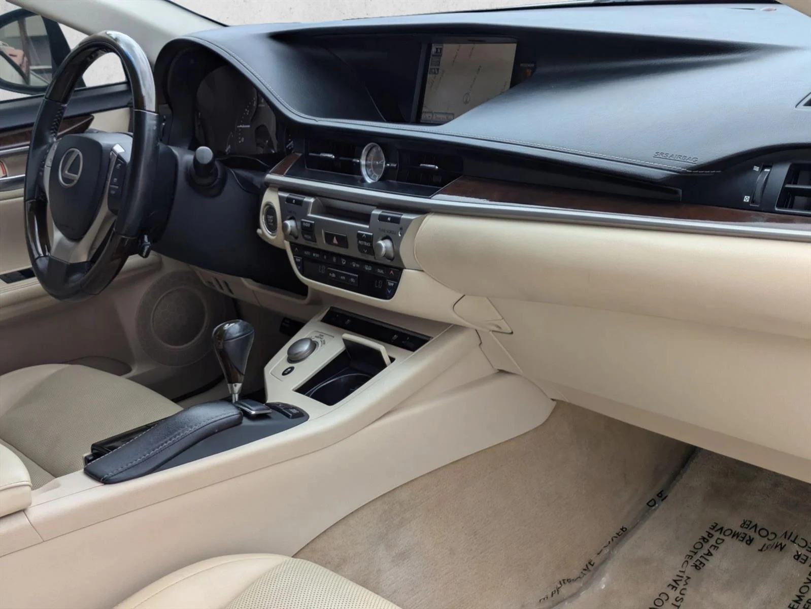 Used 2014 Starfire Pearl Lexus  image 20