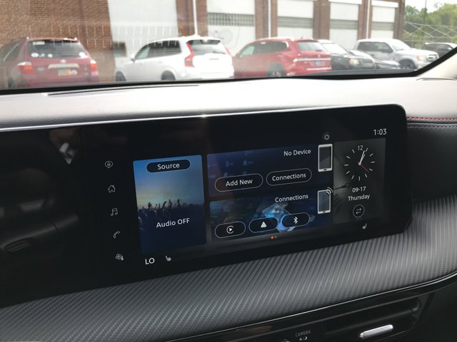Used 2025 Aspen White Tricoat Nissan SR image 17