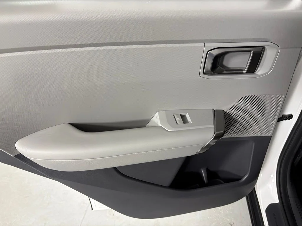 New 2027 Snow White Pearl Kia EX image 39