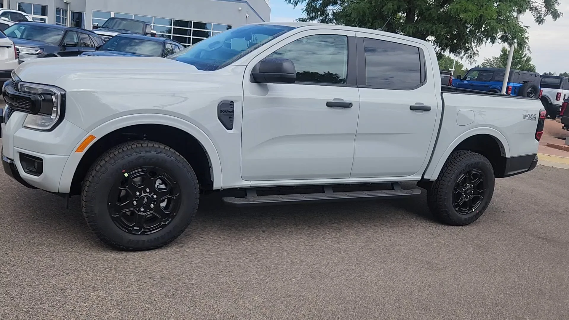 New 2026 Avalanche Ford XLT image 4