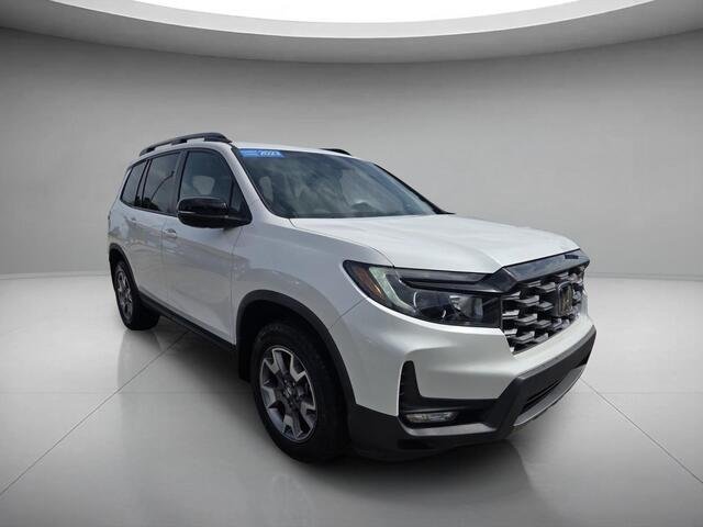 Used 2023 Platinum White Pearl Honda TrailSport image 7