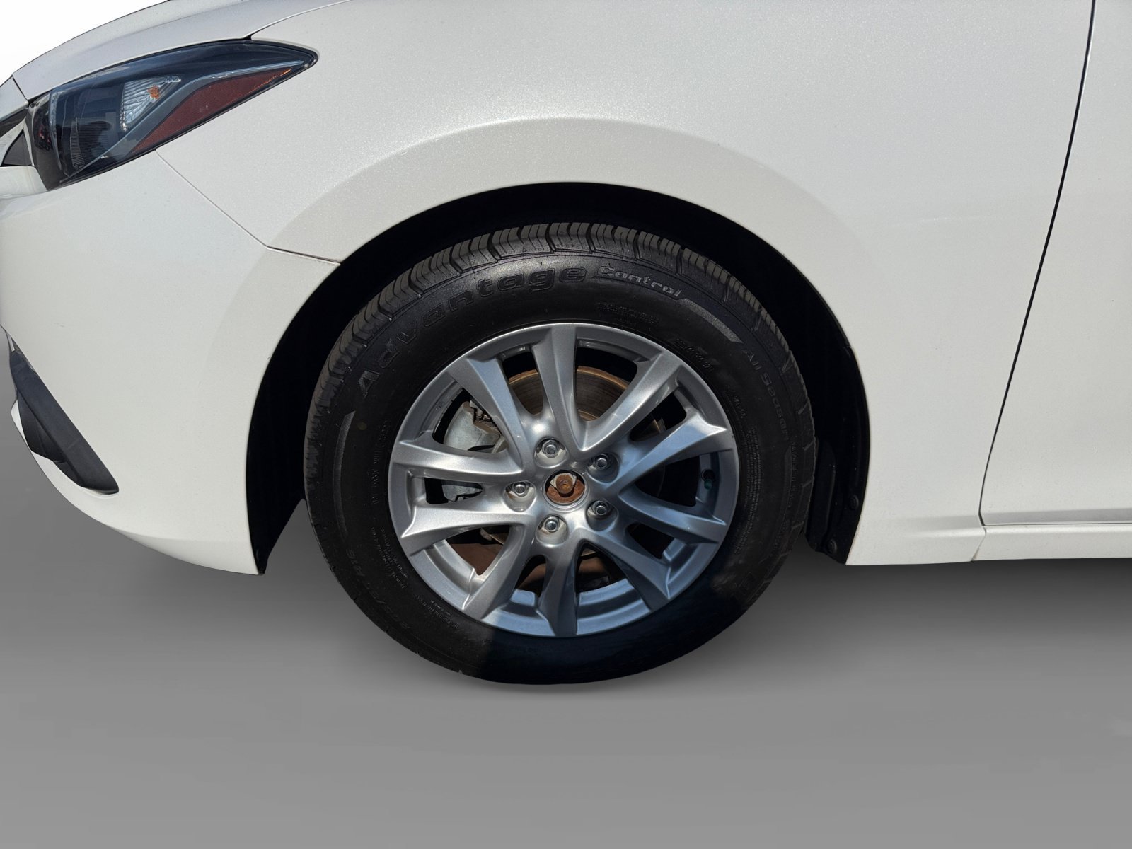 Used 2015 Snowflake White Pearl Mazda i Touring image 9