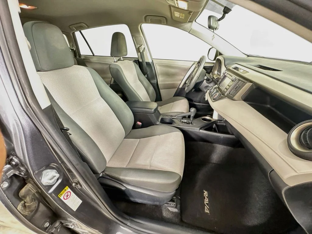 Used 2013 Gray Toyota LE image 30