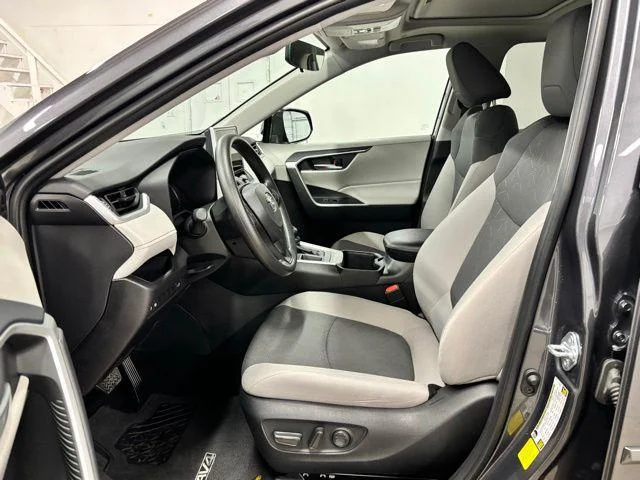 Used 2025 MAGNETIC GRAY MET. Toyota  image 16