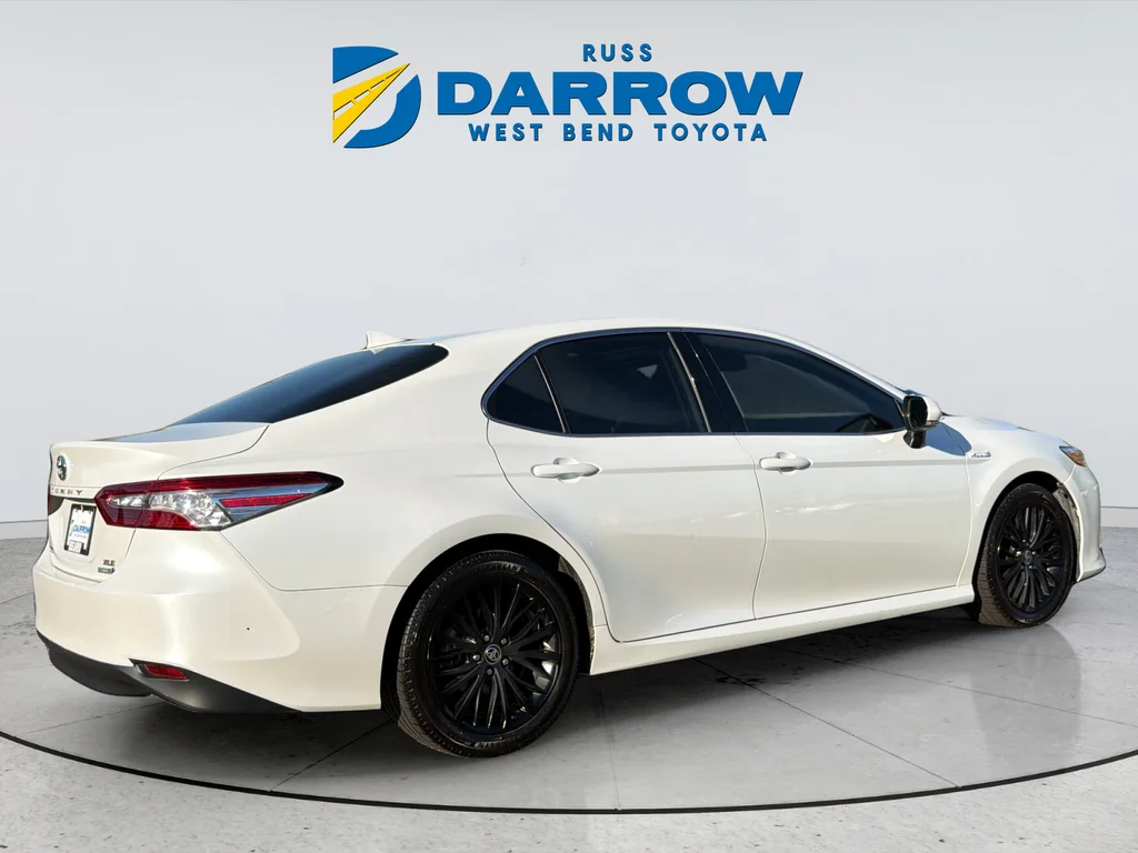 Used 2020 Beige Toyota XLE image 5