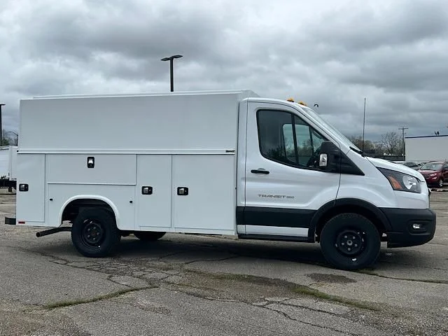2024 Ford Transit Cutaway Base - Photo 17