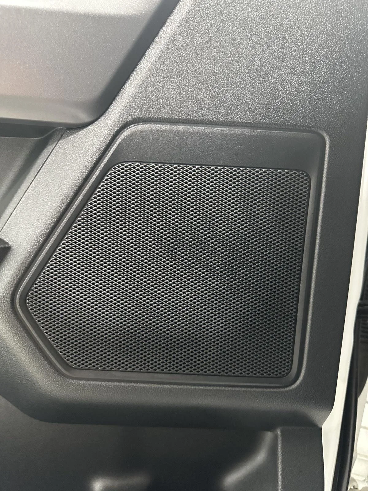 Used 2025 Oxford White Ford XLT image 18