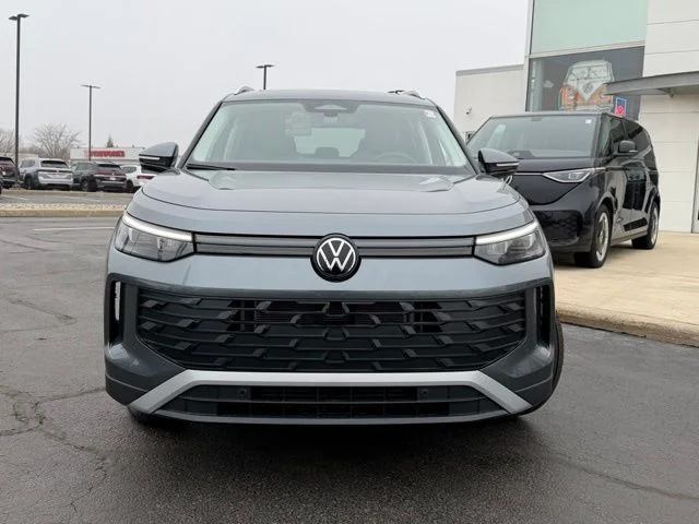 New 2026 Silver Volkswagen 2.0T SE image 2